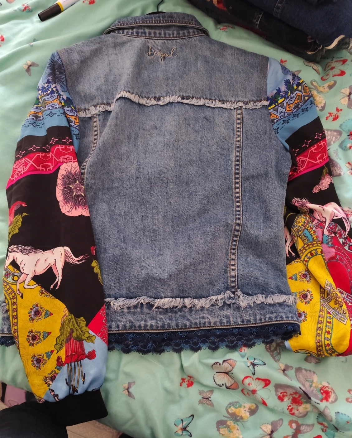 

Faionable Ladies' Denim Jaet ort Outerwear Slim Fit Cotton Blend Zipper Closure Regular Sve Length for Autumn Season