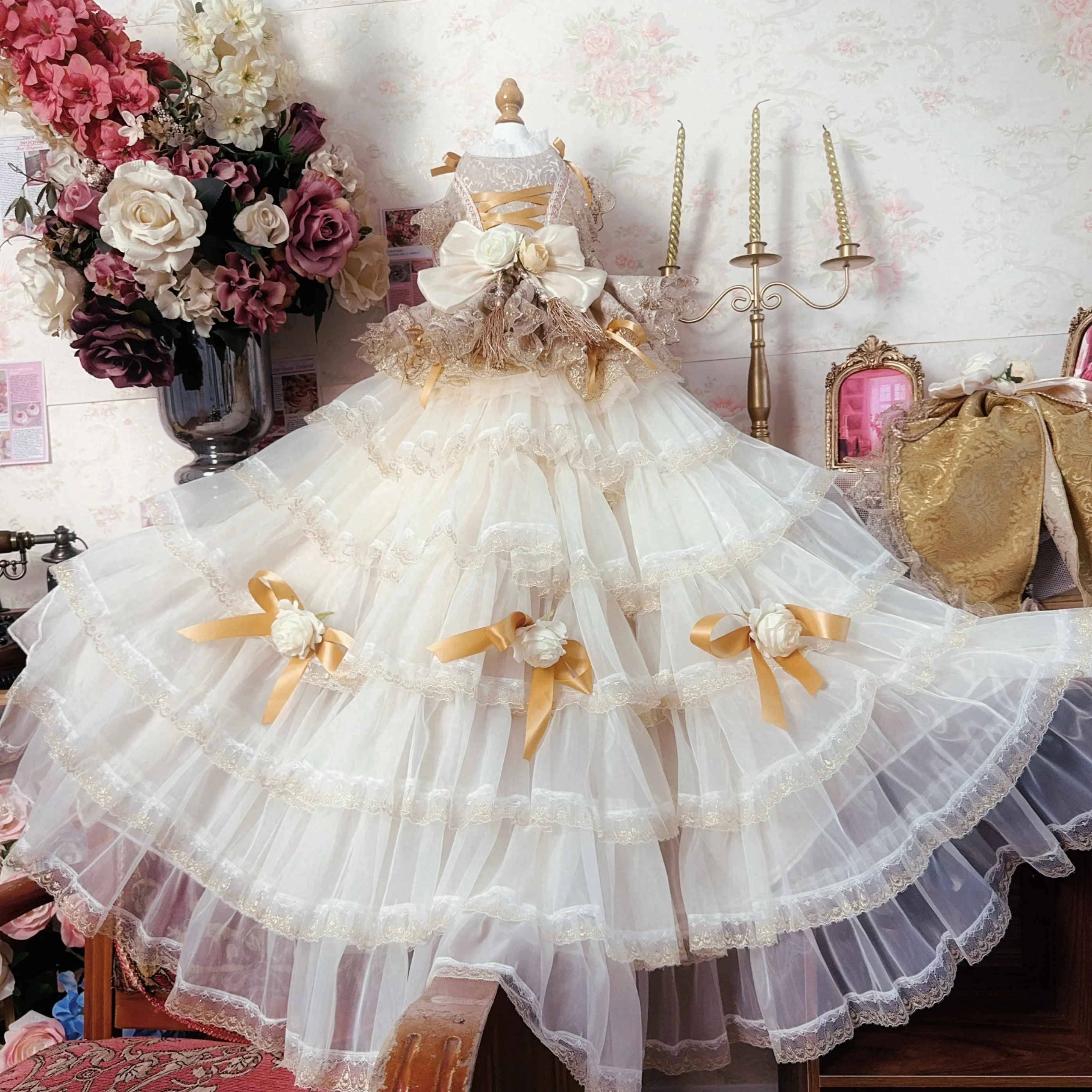 

Luxury Palace Style Pet Dog Clothes Elegant Fashion Noble Gold Flower Long Tail Dresses For Small Medium Dog Fine Puppy Clothing