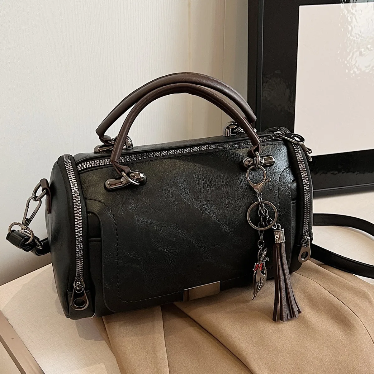 Tassel Decor Women's Large Capacity Shoulder Bag Fashion Zipper Crossbody Bag With Removable Strap Boston Handbag Hot Selling