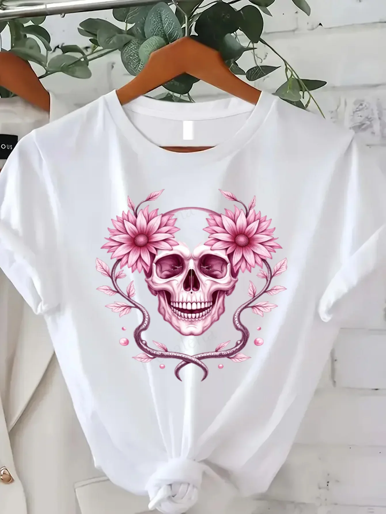 

Round Neck T-shirt Pink Floral Skull T-Shirt Women's Boho Chic Summer Top Short Sleeve Tee Fashion Casual Top