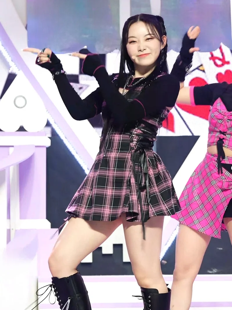 Billlie Stage Performance Plaid Halter Dress Korean Dance Outfit Women's Group Jinho Fall  Ethnic Stage Costume