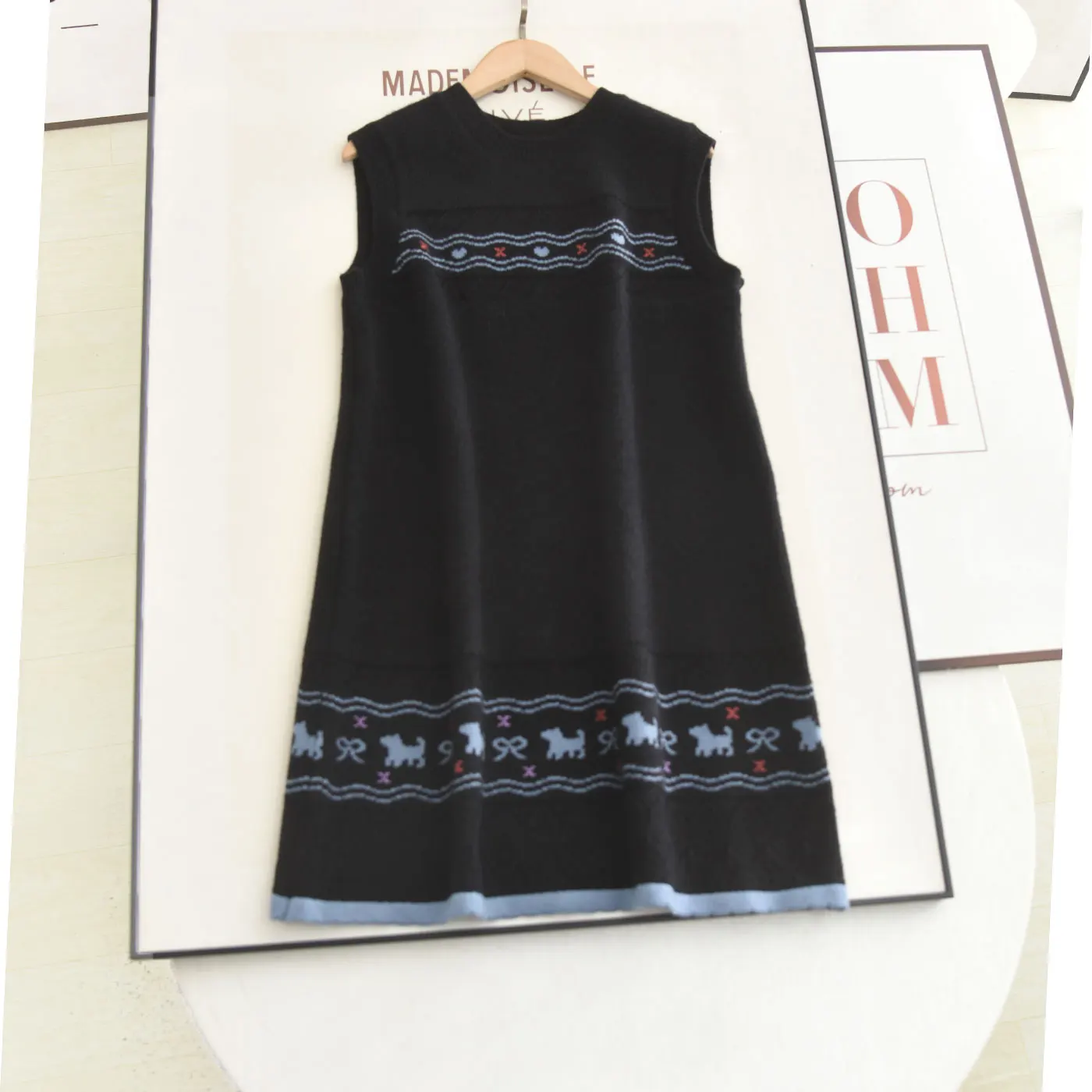 

Платье-жилет вязаное в стиле Fair Isle с круглым вырезом, многослойный дизайн, осень-зима 2025, французский стиль, женское платье без бренда, зарегистрированный товарный знак