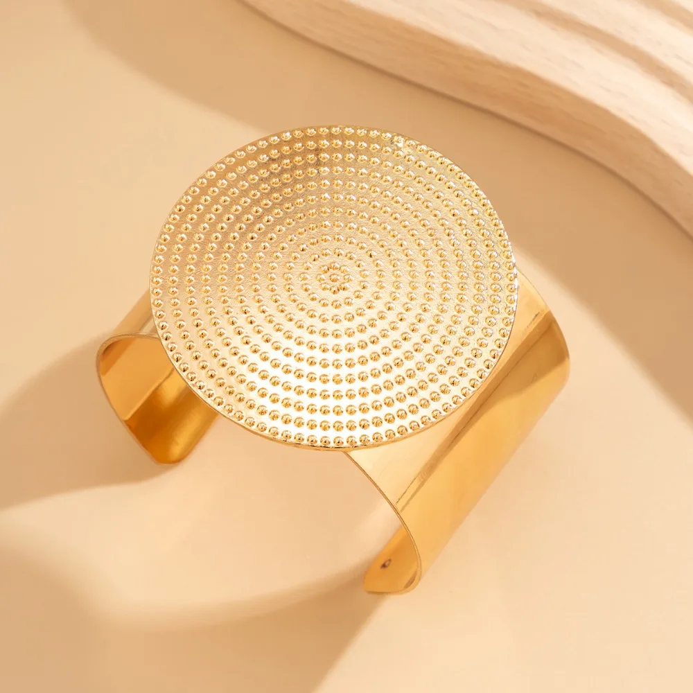 قلادة ملثمين دائرية كبيرة للنساء ، قلادة خيوط معدنية براقة ، طوق أزياء شخصية مبالغ فيها ، جديد