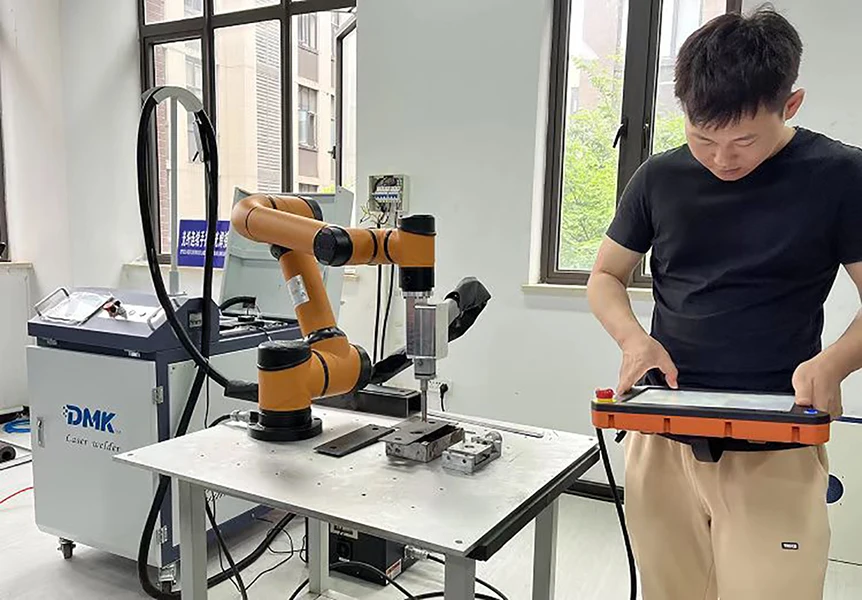 Collaborative Robots AUBO-i5 For Fiber Laser Soldering For Multiple Fields Application