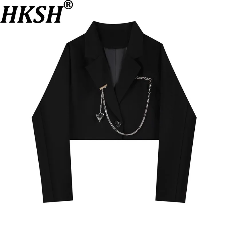 

HKSH Autumn New Women Chic Short Blazer Single Button Chain Decoration Long Sleeved Dark Style Y2K Tide High Street Coat HK10497