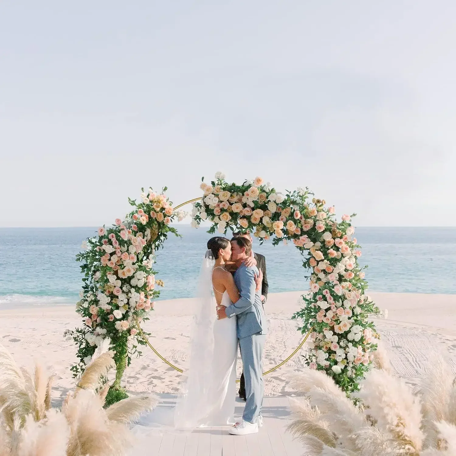 

A Metal Wedding Arbor, Wedding Arch for Ceremony, Round Photo Backdrop Stand for Parties, Decorations for Event,Gold