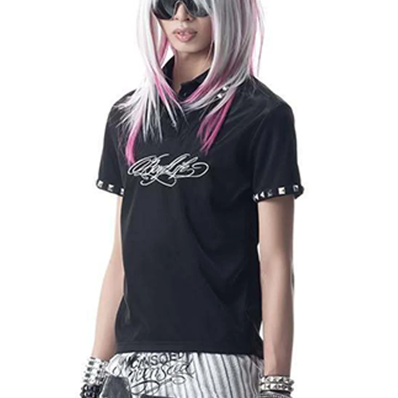 Y2K Streetwear Camiseta con remaches y cuello redondo, Top con estampado de banda Punk Retro oscuro, diseño gótico con estampado Punk Retro