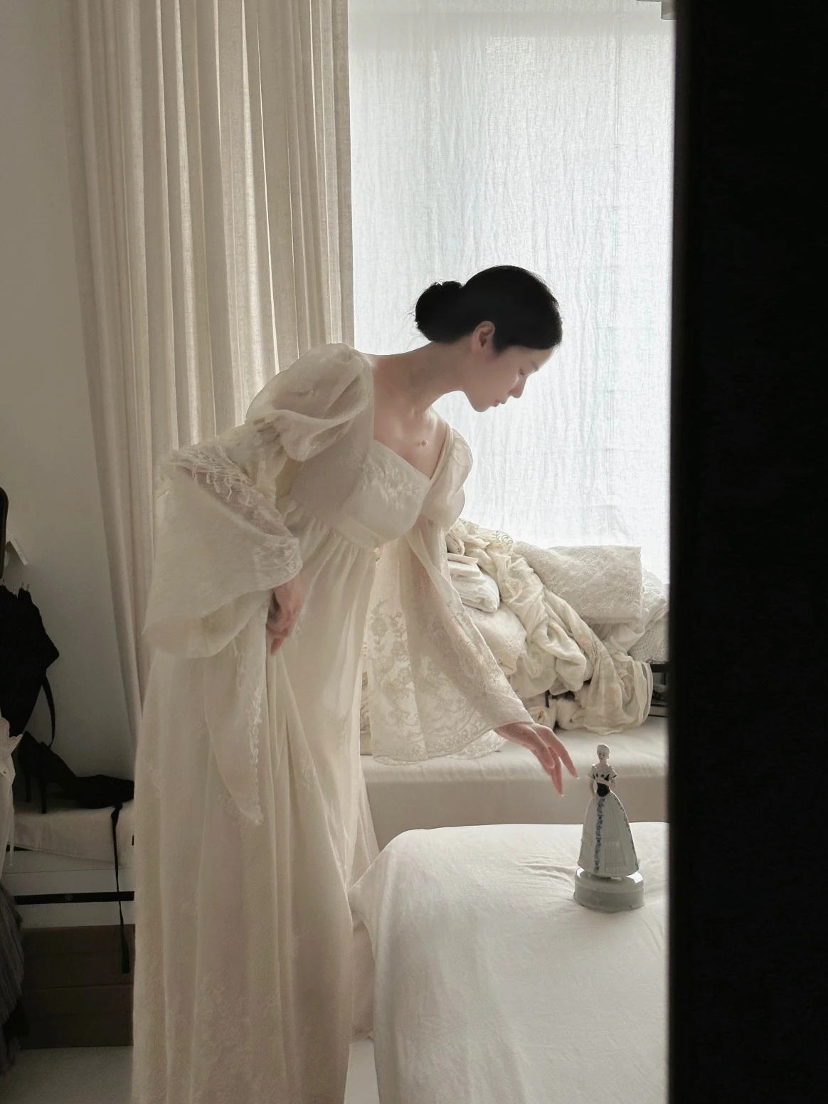 

Вечернее платье Lily Empr Sle из тяжелого шелка с вышивкой, длинными рукавами-фонариками и завышенной талией, для свадьбы