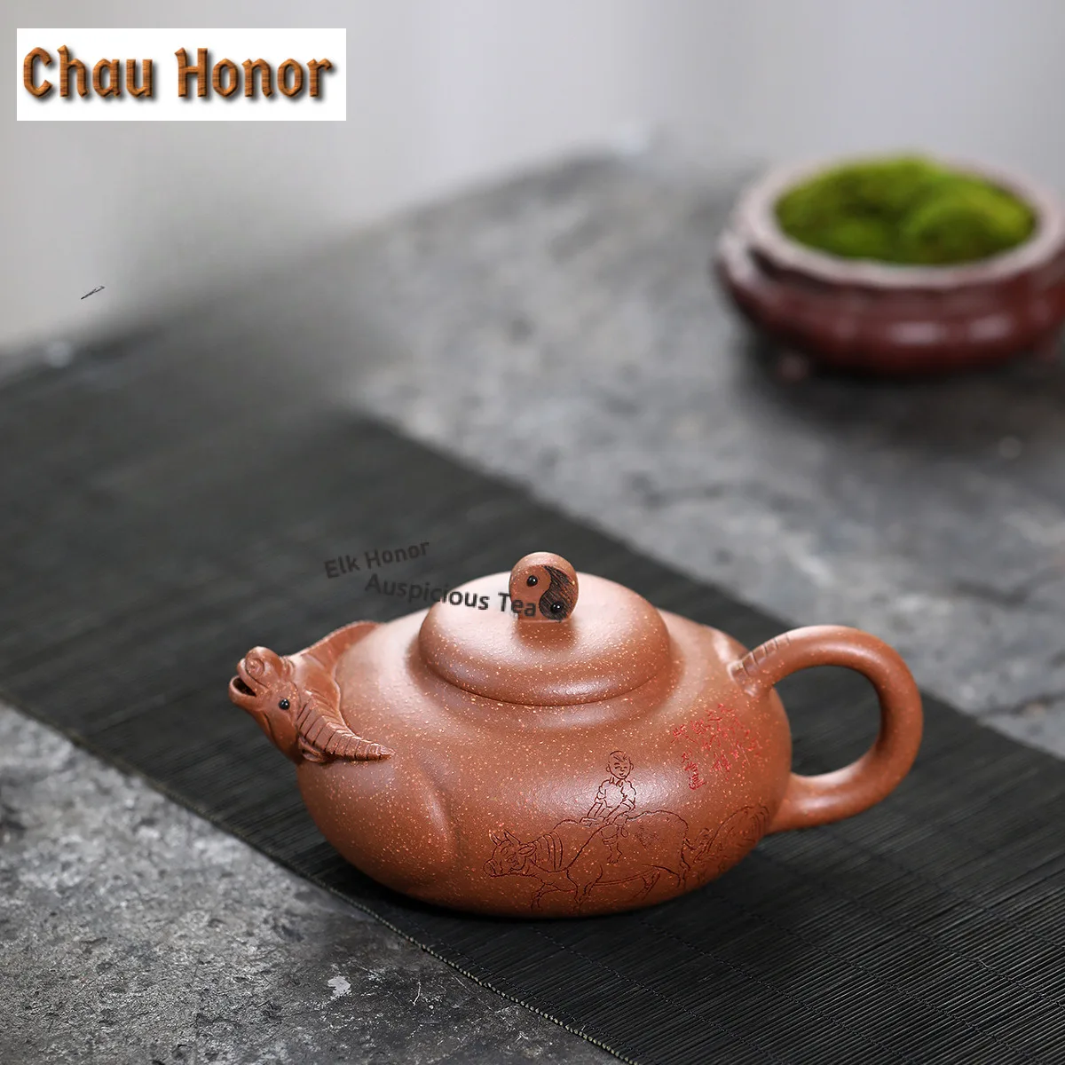 

280ml Exquisite Yixing Purple Clay Teapots Handmade Cow Pot Raw Ore Downhill Mud Kettle Chinese Zisha Tea Set Drinkware Gift