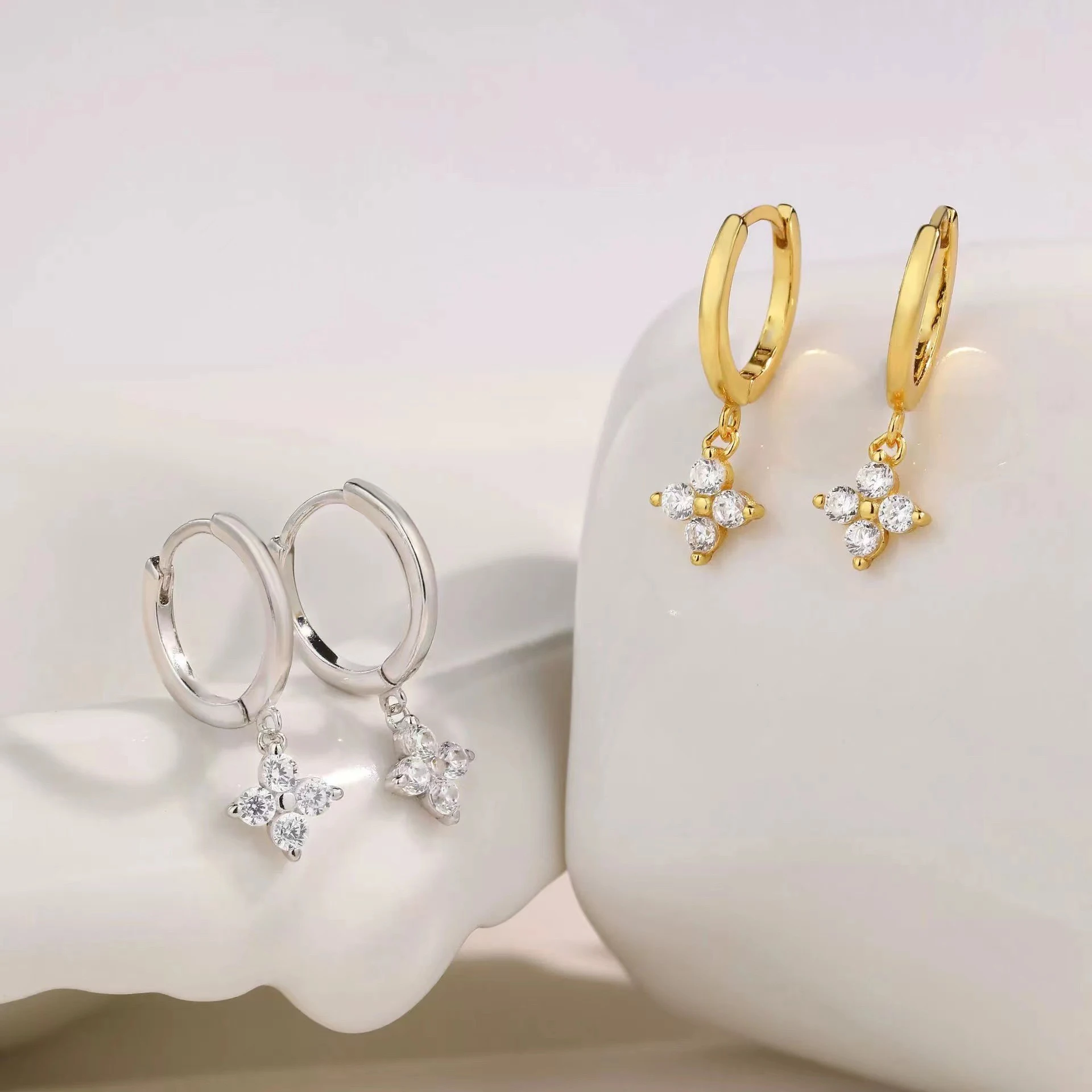 Simple Gold Color Stainless Steel Floral Sweet Earrings Temperament Simple Inlaid Zircon for Women Wedding Jewelry Accessories