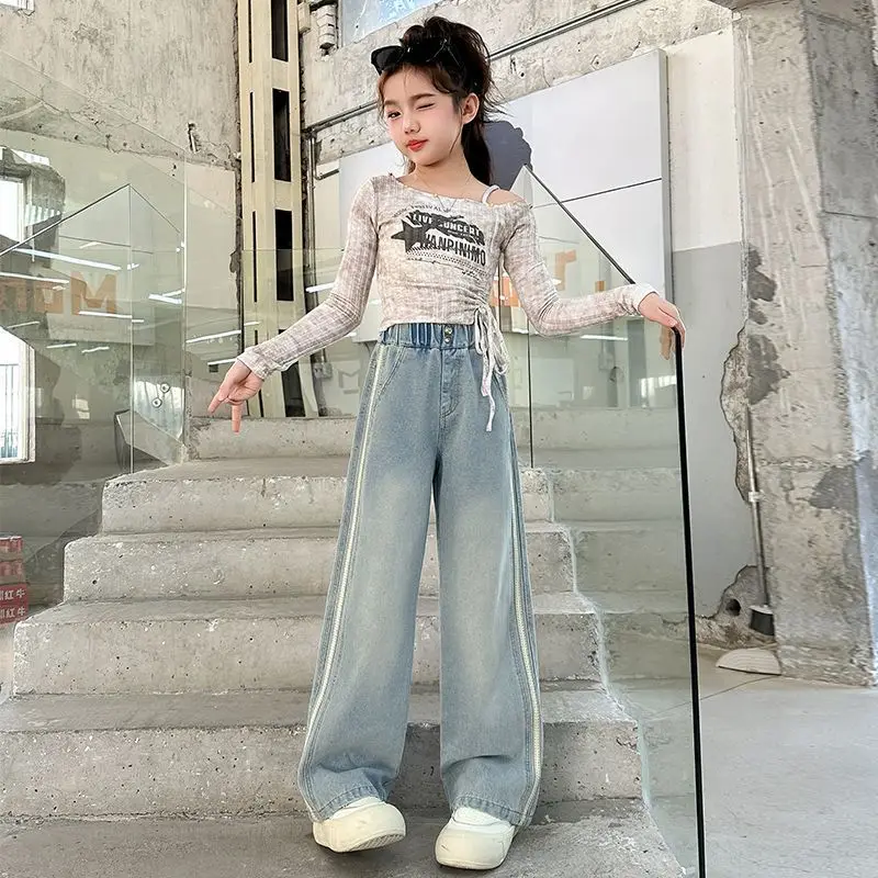 

Новинка весны 2023 года, свободные джинсы с широкими штанинами для девочек, детский удобный крой прямого кроя с высокой талией, мягкий джинсовый универсальный весенний наряд