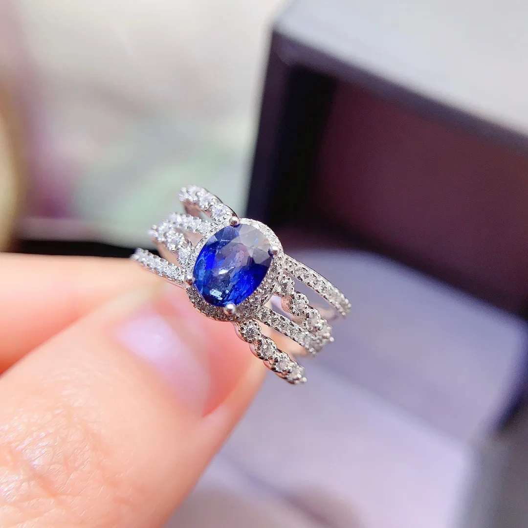 

Женское кольцо из серебра пробы, 5 х7 мм