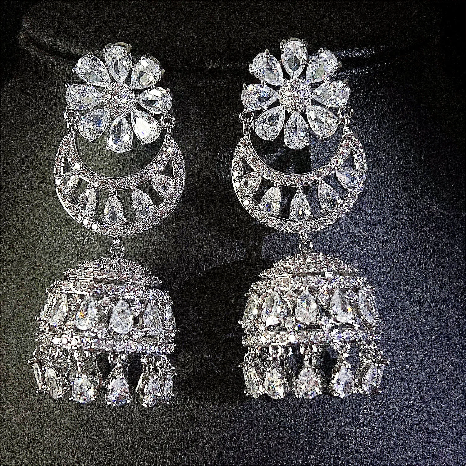 

Retro charm sliver color earrings women's dress decoration light luxury jewelry suitable for Dubai wedding holiday gift E365