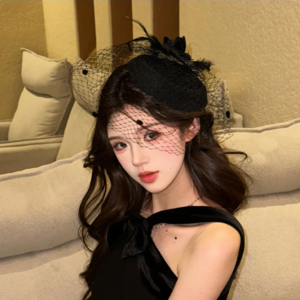 

Vintage Flower Feathers Fascinator Hat Sweet Exquisite Veil Hat Headwear Elegant Hairpin Funeral Headdress Tea Party