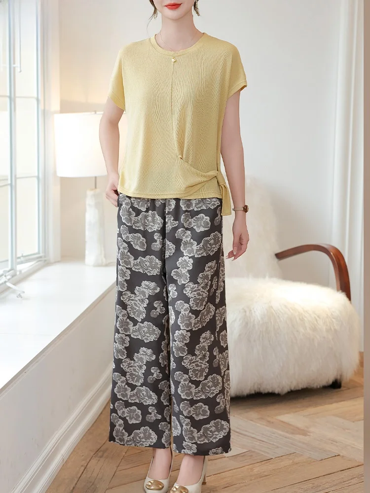 

Faionable Summer Outfit Set for Middle-Aged Women ort-Sve T-irt Top And Loose Pants Two-Piece Ensemble Korean Sle