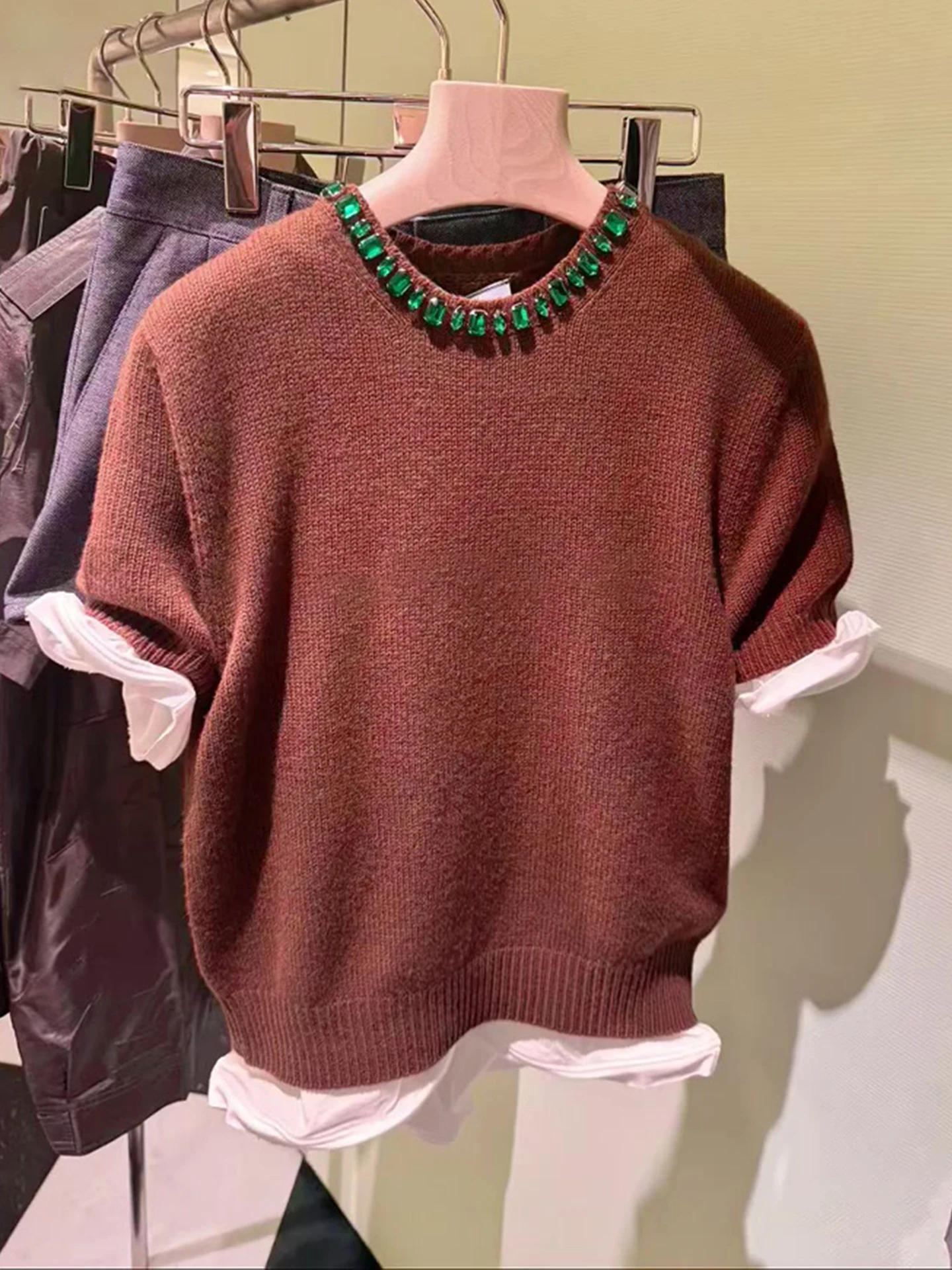 

Вязаный женский топ с вышивкой и стразами, тяжелая вышивка, модный круглый вырез, полиэстер, весна 2026