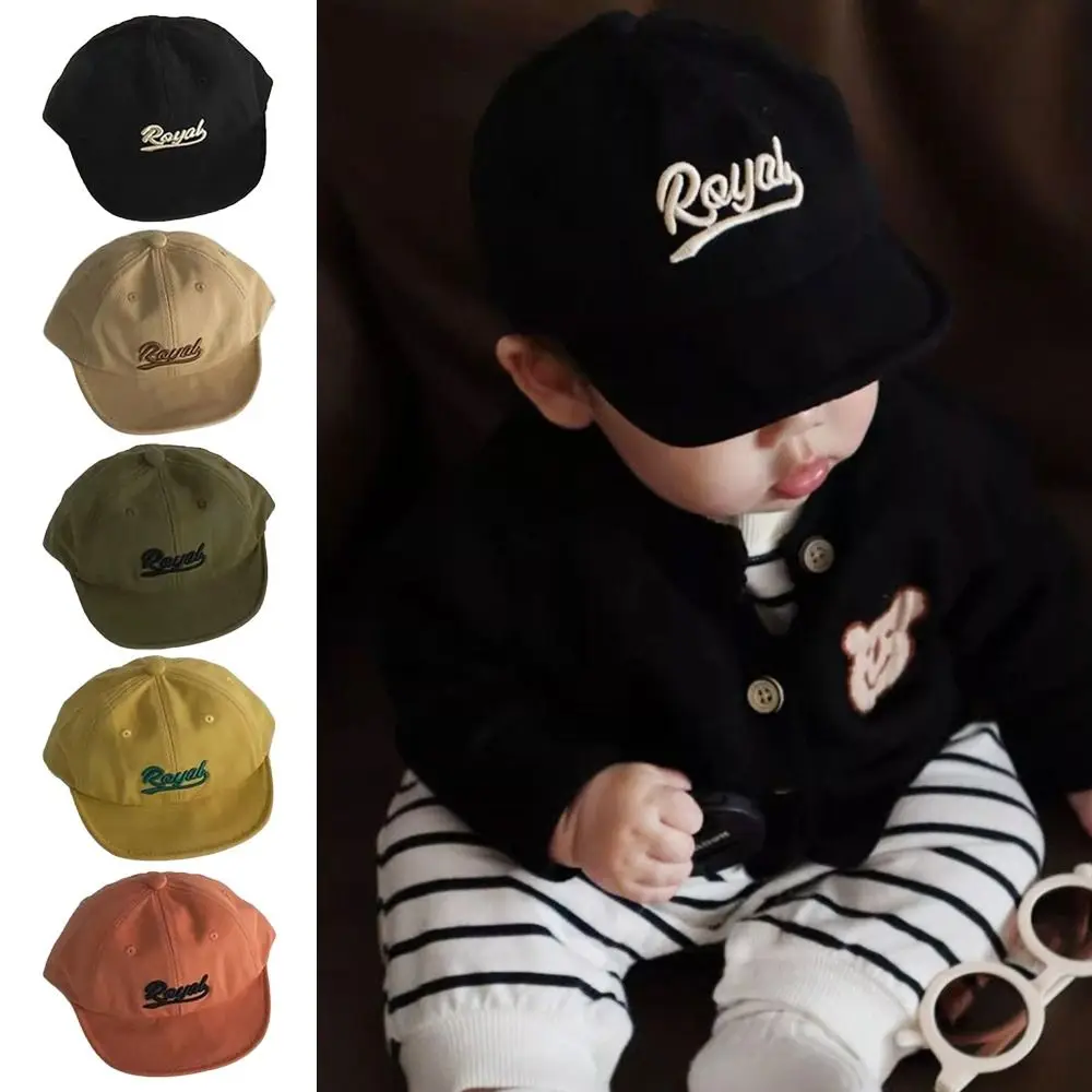 قبعات للأولاد والبنات بلون سادة قبعة للأطفال مطرزة بحروف من القطن والبوليستر قبعة بيسبول للأطفال قبعات بلغت ذروتها