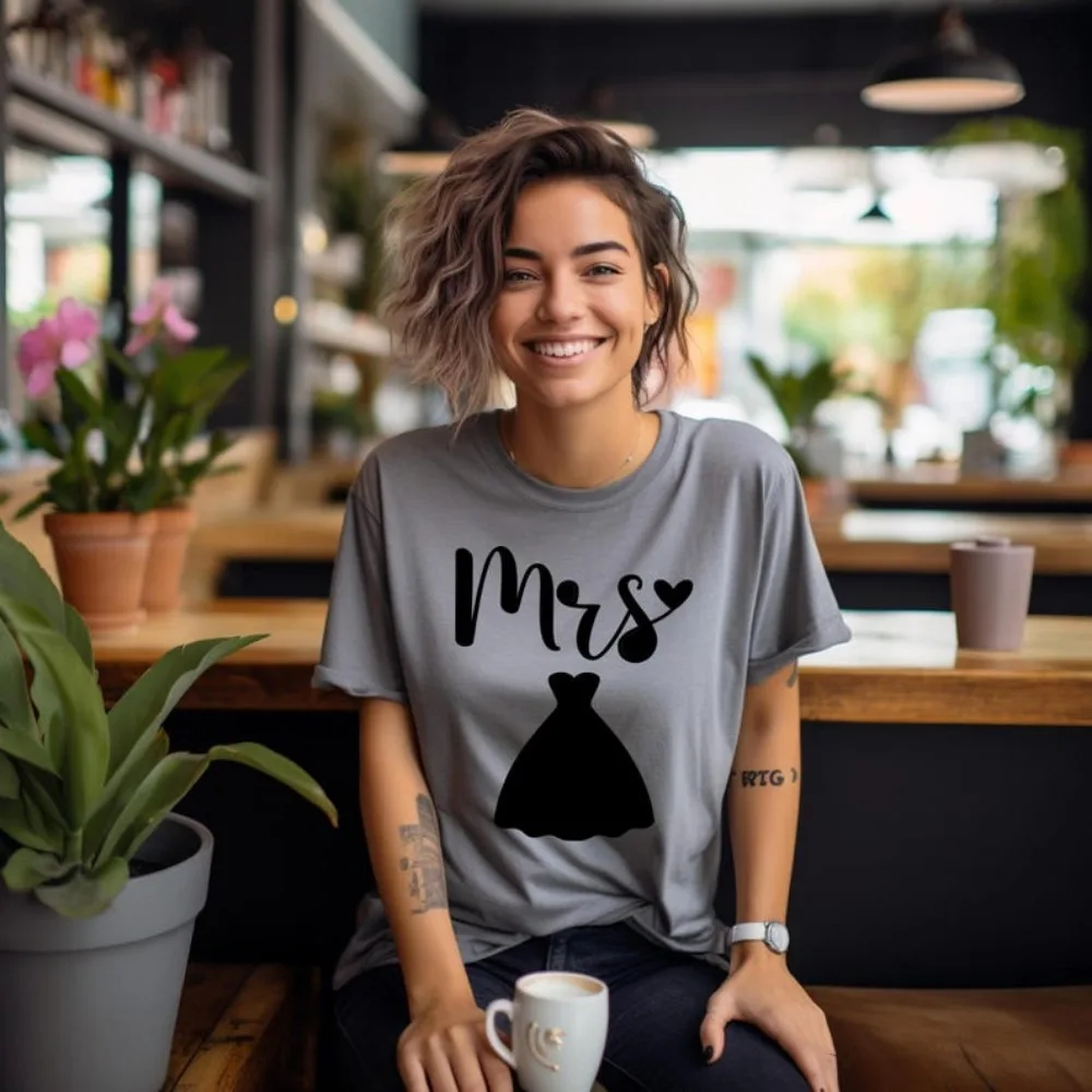 Bride and Groom Shirts Mr Mrs Sweatshirt Mr and Mrs Shirts Wedding Gift for Couple Tops Cotton Tees Oversized T Shirt Vintage