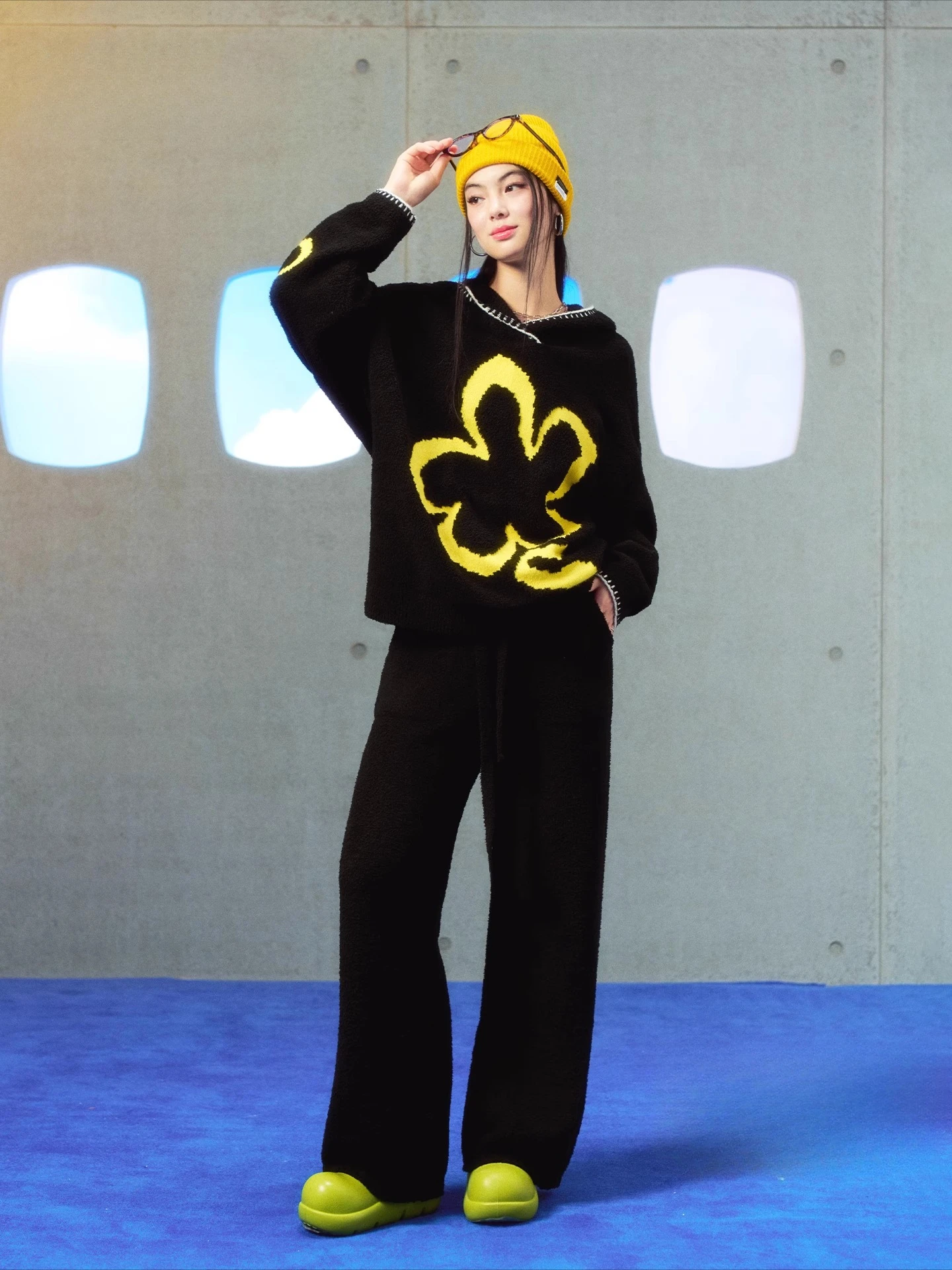 

New Autumn and Winter Women's Home Clothes, Fashionable and Trendy Black Thick Warm Sleepwear Set