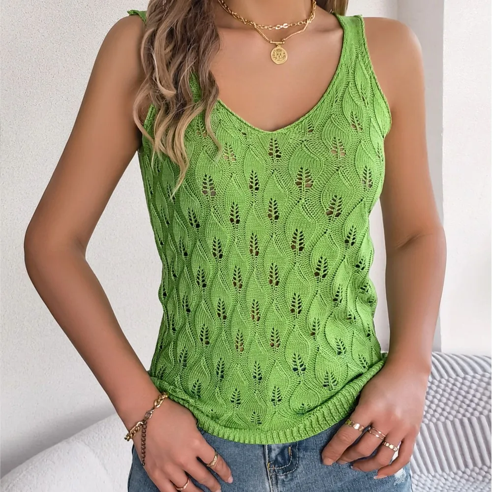 

Summer New Solid Color V-neck Hollow Leaf Sleeveless Knitted Sweater Vacation Vest Women Off The Shoulder Pullover Knit Tops
