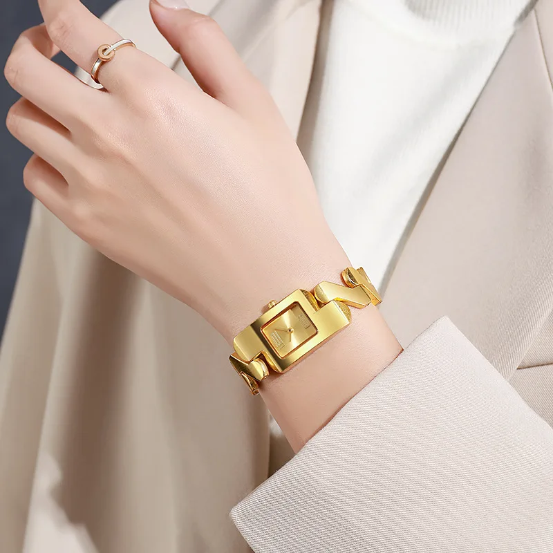 Fashionable, Classic and Retro Square Couple Quartz Bracelet Watch, Elegant, Light Luxury and Fashionable, Golden Classic Vintag