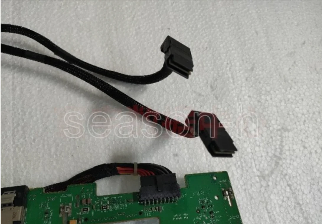 

0W814D W814D PowerEdge R710 6 Bay SAS SATA 3.5" Backplane With Cables