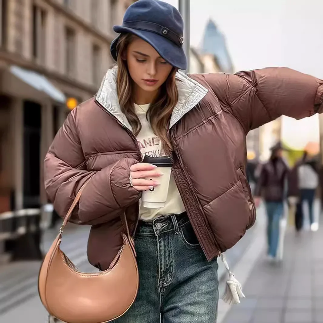 Chaqueta de algodón 2025 Chaqueta de algodón con cremallera corta para mujer de invierno Chaqueta de pan cálida con cuello alto en contraste para mujer Ropa de mujer 2025