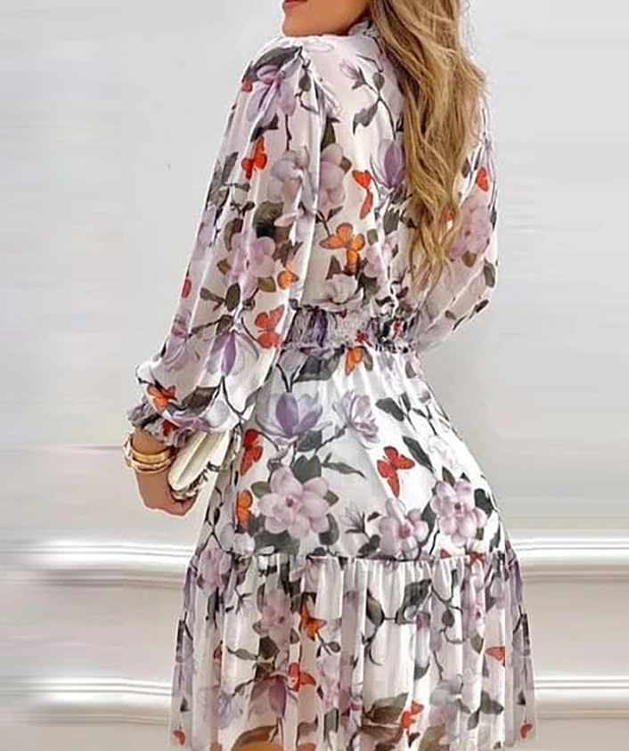 فستان نسائي طويل الأكمام لجميع المواسم بياقة مكشكشة وخصر مطاطي مع طباعة زهور وفراشات أنيق وعصري