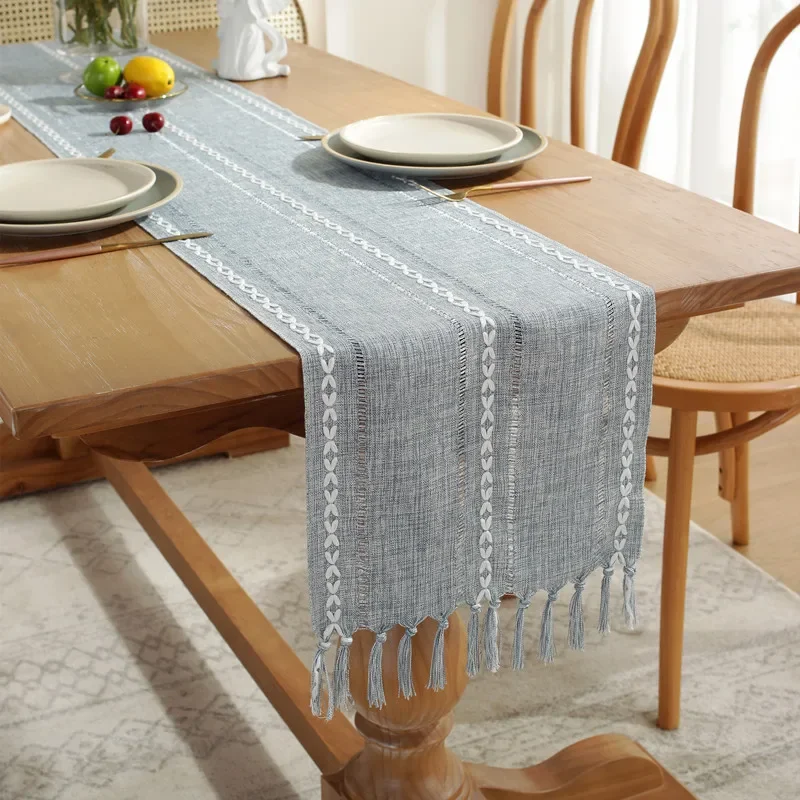 Solid Color Hand-woven Hollow Tassel Table Runner for Home American Country Christmas Tablecloth and Table Runner