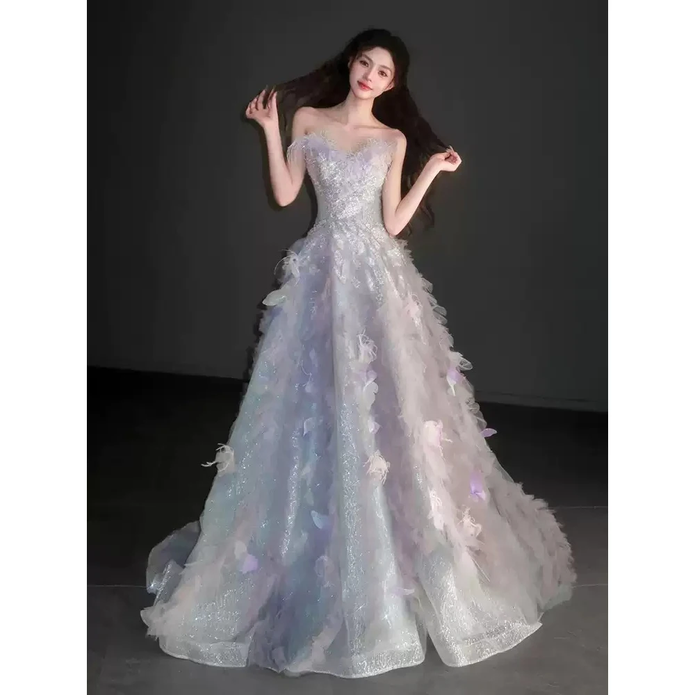 Auffälliges Abendkleid, glänzende Pailletten mit Schmetterlingen, Applikation mit Perlen, Ballkleid, Partykleider, Schnürung am Rücken