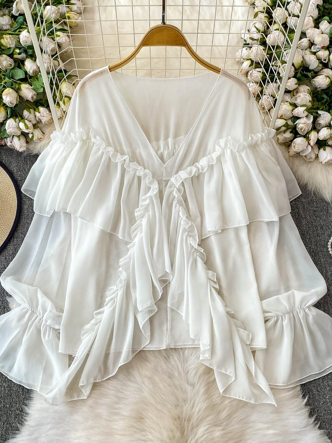 ホワイト V ネック ベルスリーブ 日焼け防止 シワ防止 シフォン シャツ レディース 夏 ゆったり 着痩せ ブラウス 韓国風 通勤