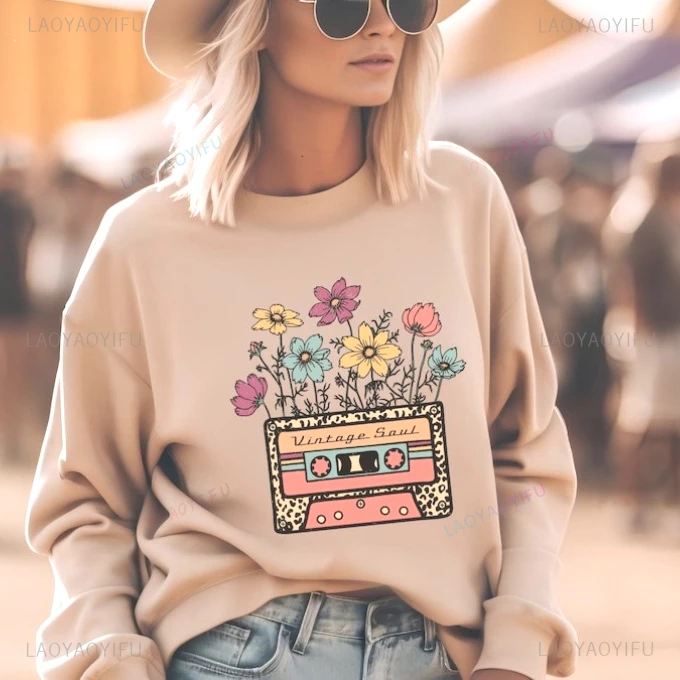 

Boho Floral Unisex Sweatshirt Plant Women's Minimalist Flower Jumper Vintage Look Hoodie Wildflower Birthday Gift Vintage Soul