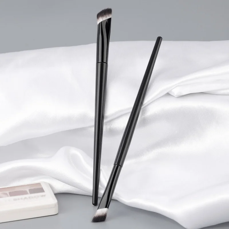 

Small Iron Concealer Brush Highlight Brush Angled Contour Makeup Brush Face Brightening Tear Trough Brush Makeup Brush