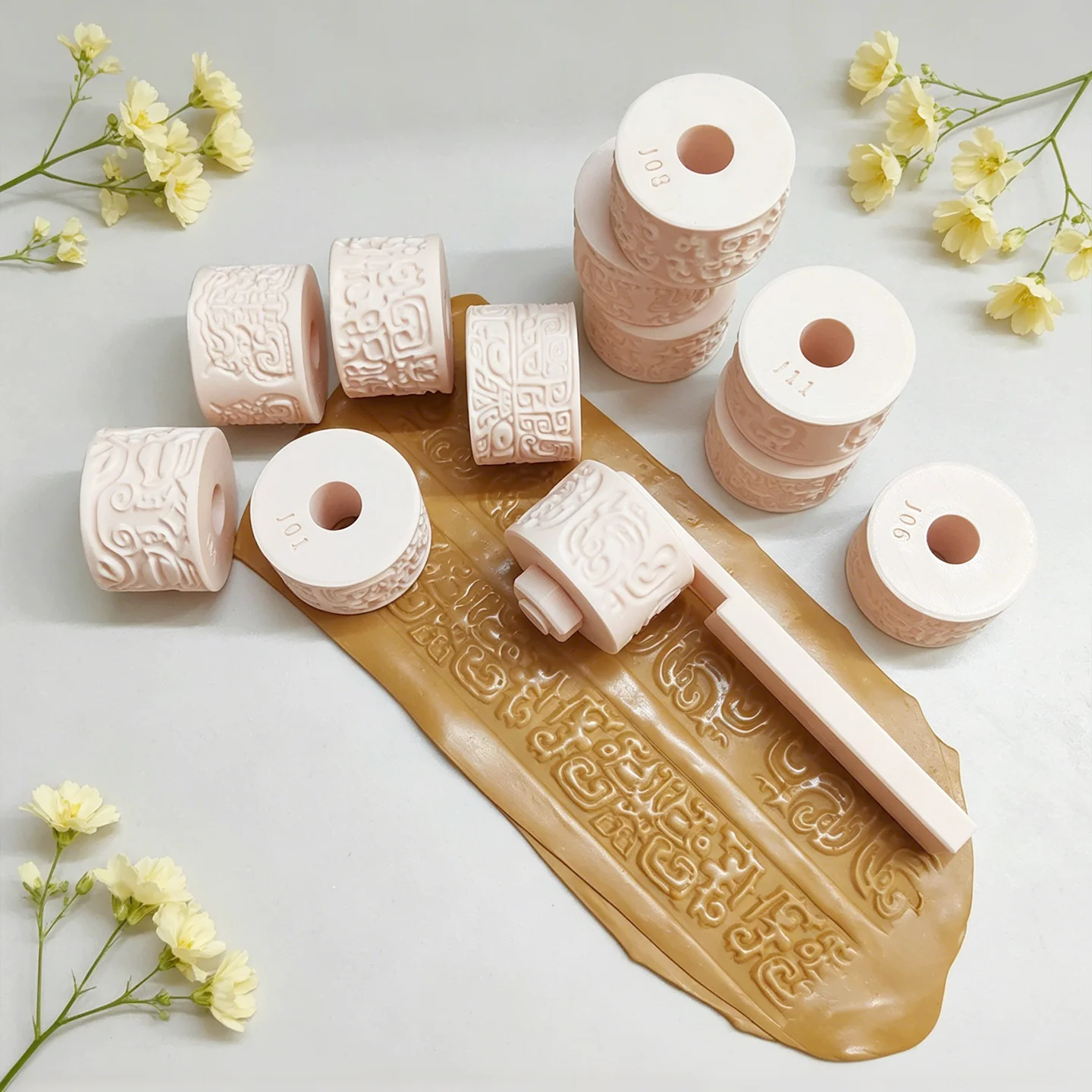 Ancient Bronze Pattern Clay Texture Roller Ceramic Pottery Embossing Rolling DIY Clay Tool Decorative Lace Pattern Roller
