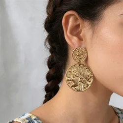 New Arrivals Gold Color Queen Face Engraved Coin Linked Drop Earrings For Women Girl Casual Statement Classic Chic Jewelry