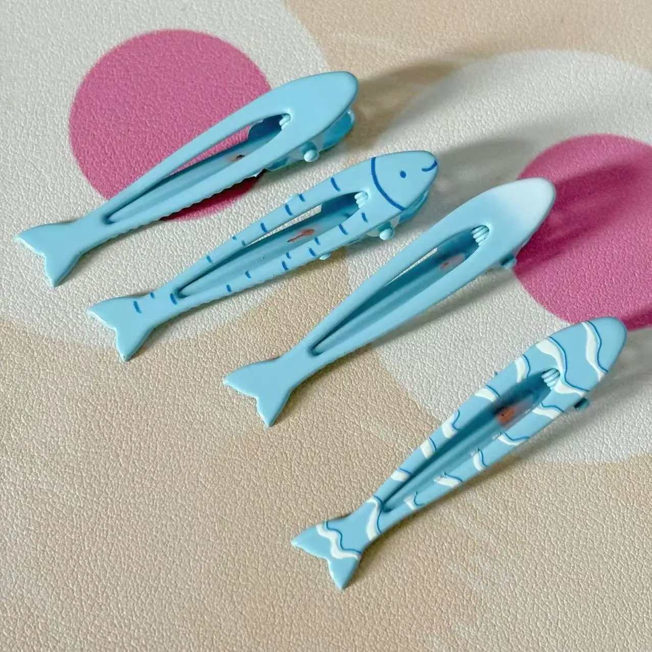 

Cute blue fish hairpin summer seaside vacation versatile bangs hair clip female hollow hair accessories