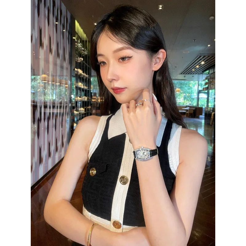 Starry Sky Red Watch, Ladies' High-end Women's Leather Strap Premium Women's Watch, 2025 New Style Women's Watch