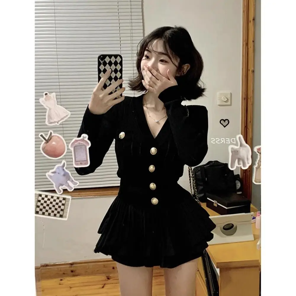 V-neck Slim Fit Long Sleeved Knitted Shirt with Pleated Cake Skirt Women's Spring and Autumn New Ballet Style Two-piece Set