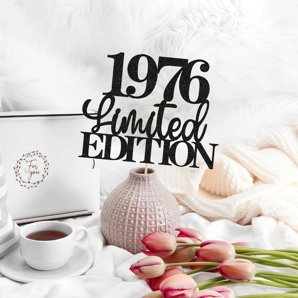 Schwarzer Limited EDITION Tortenaufsatz zum 1976, Kuchendekoration zum 50. Geburtstag – klassischer schwarzer Glitzer-Kuchenaufsatz im Vintage-Stil 1976. Geburtstag – Detail 4