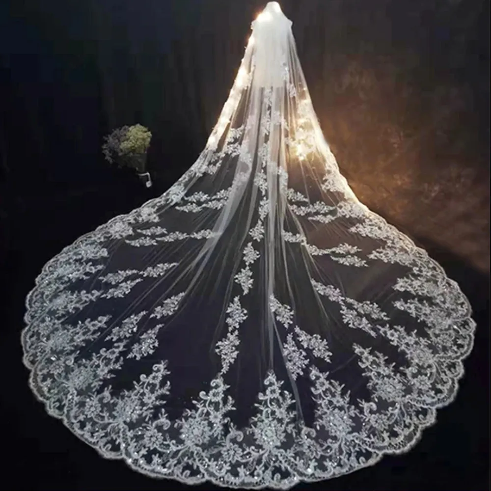 

Роскошная длинная фата белого цвета слоновой кости, свадебная фата с расческой, кружевная аппликация по краям, элегантная соборная длина, свадебный аксессуар