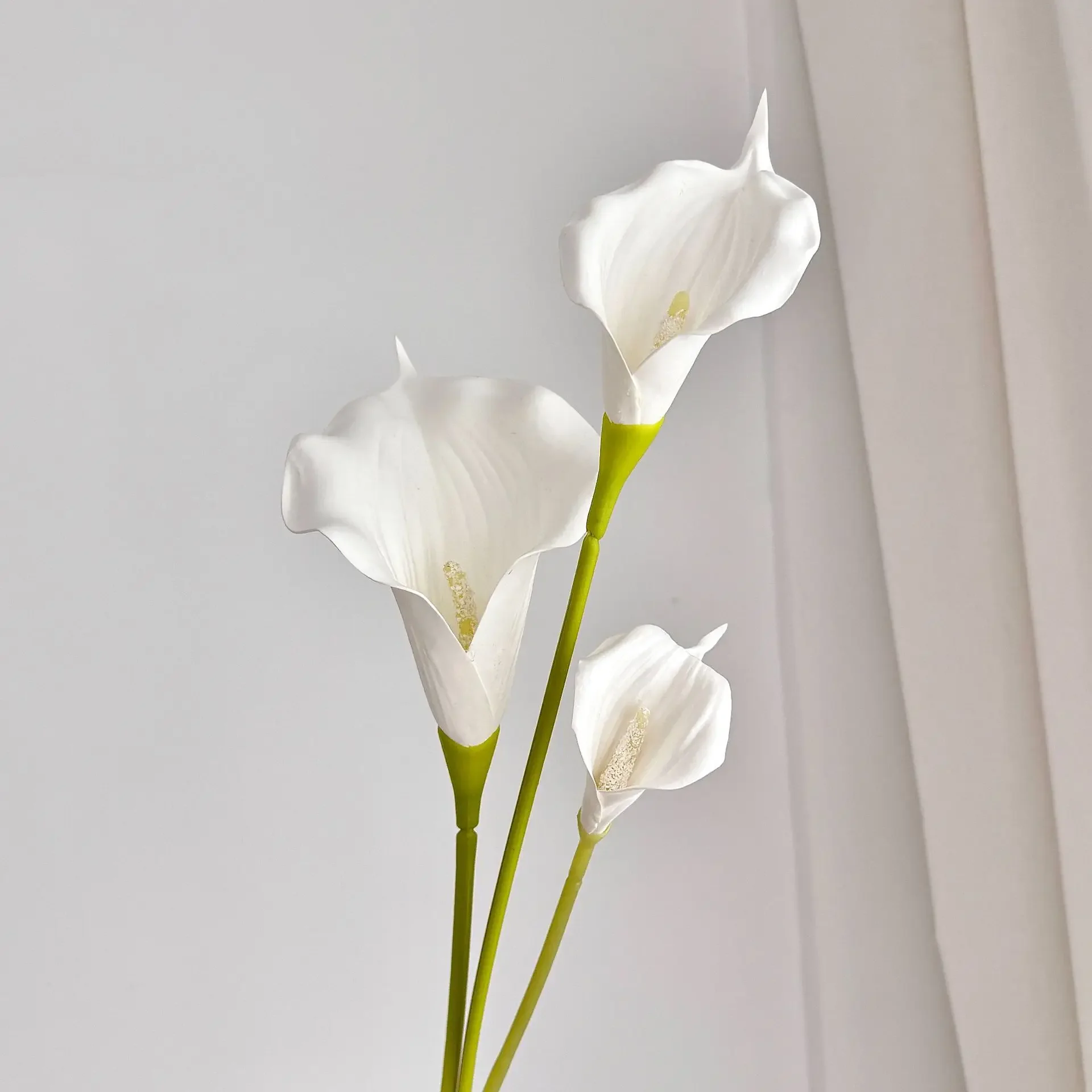 10 Stück künstliche weiße Calla-Lilien aus EVA, Brautstrauß, Hochzeitsdekoration, künstliche Calla-Blumen, Heimdekoration, Party-Tischdeko, Blumenarrangement – Detail 2
