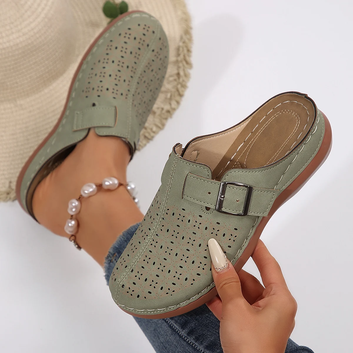 Sandal Wanita Sepatu Wanita Luar Ruangan Musim Panas Sandal Nyaman Antiselip Roma Ukuran Besar Sandal Modis Antiselip Wanita Slide