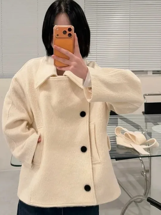 

Briti Sle Women's Woolen Coat with Waist-Cinching Belt And Double-Breasted Stand Collar Winter Faion Outerwear