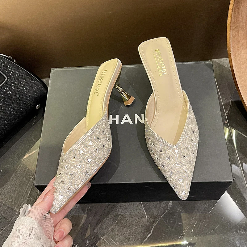

2026New summer trendy rhinestone half-slippers, closed-toe sandals, high-heeled slippers for women to wear outside