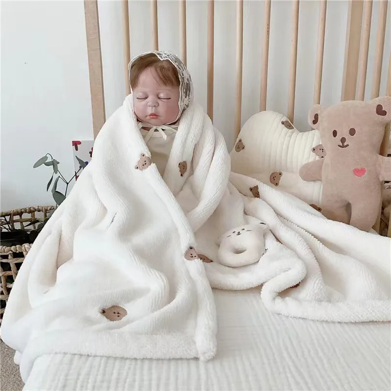 Fleece Baby Blanket Newborn Autumn Winter Swaddling Blankets Soft Warm Stroller Cover Bedding Bear Embroidery Babies Accessories