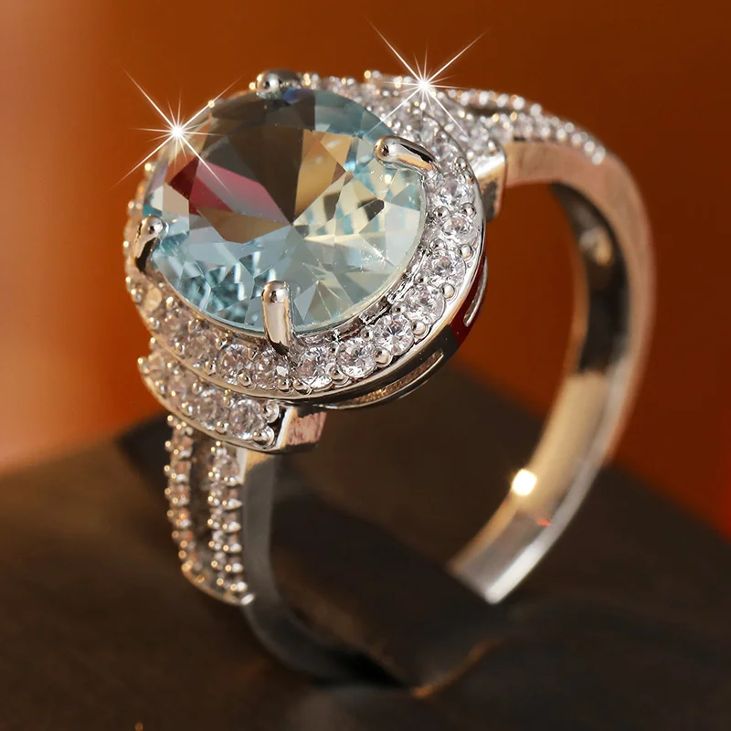 Women's Eternal Fashion Ring With Synthetic Zircon Surround Design Clear and Gorgeous Ring Daily Date and Banquet Jewelry