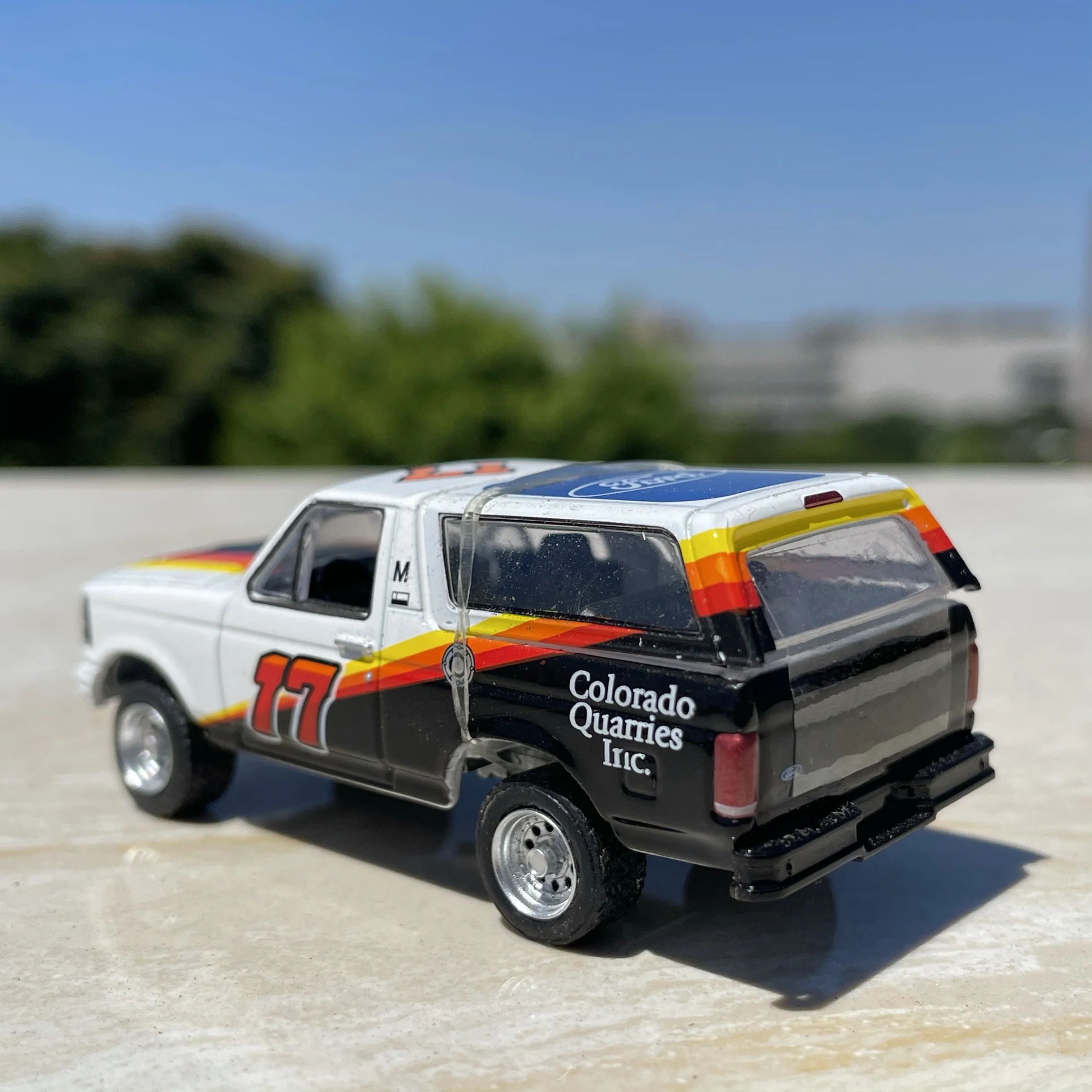 دييكاست 1:64 مقياس فورد ليمار SUV سبيكة سيارة نموذج تحصيل لعبة هدية تذكارية عرض حلية