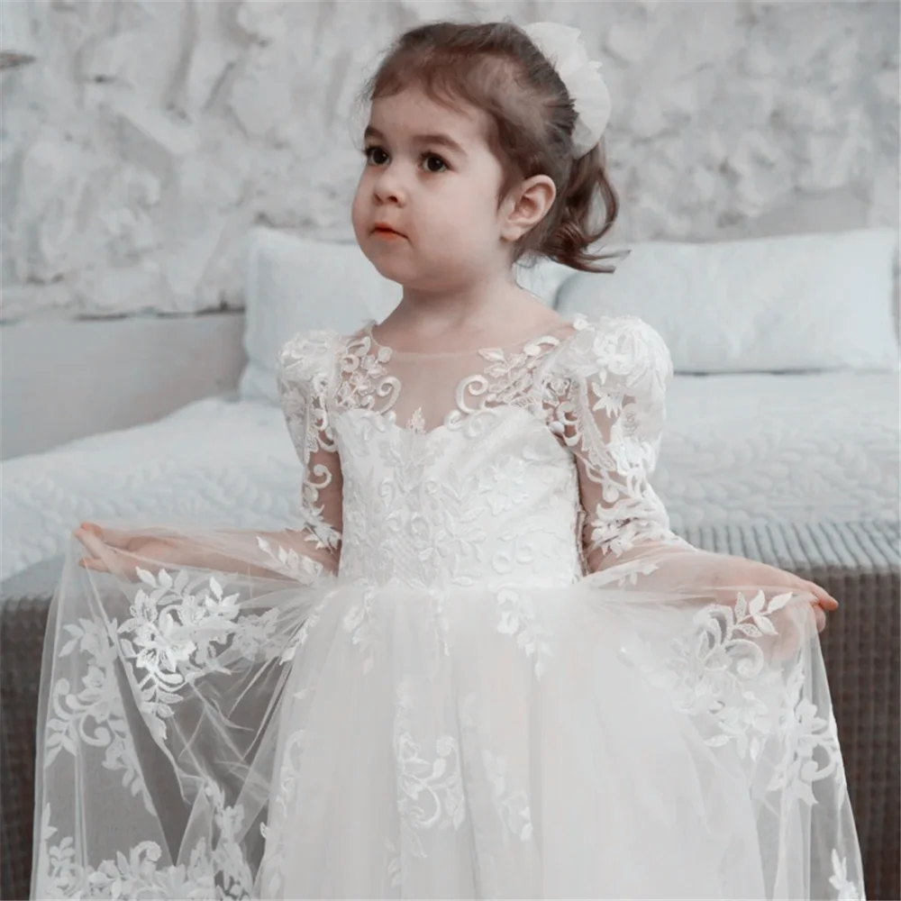 

Lovely White Flower Girl Dresses Tulle Lace Flory Pattern Long Sleeve For Wedding Birthday GIFT Party First Communion Gowns