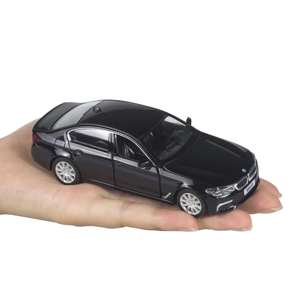 BMW M550i xDrive Luxury Car Simulation Diecast & Toy Vehicles Pull Back & Doors Open RMZ city 1:36 Alloy Model Gift For Children