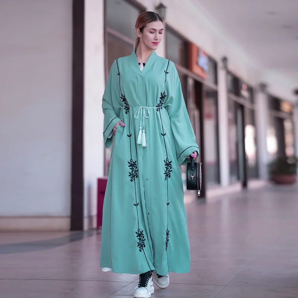 

Elegant Muslim Kimonos Abaya Turkey Dress for Women Islam Embroidery Tassels Design Robe Moroccan Party Caftan Turkish Ramadan